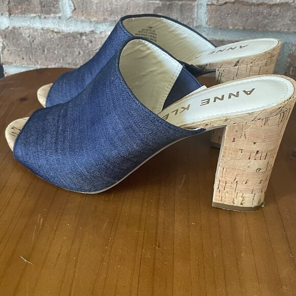 Cork Open Toe Mules Anne Klein Size 10 Blue Fabric 4 Inch Block Heels Slip On - Picture 1 of 13